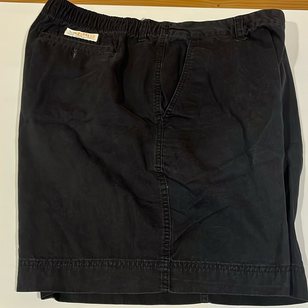 Kahala Men’s Shorts Size 42